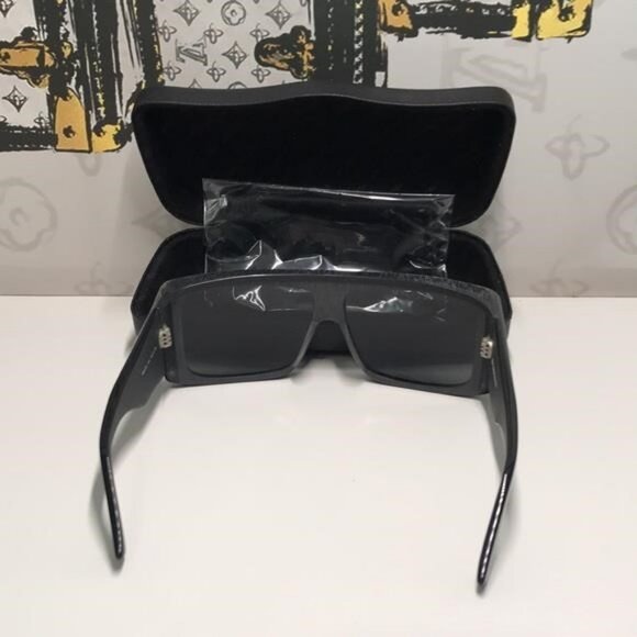 New Authentic Balenciaga BB0002S 003 Grey/Silver Mirror Shield Sunglasses - Picture 16 of 16